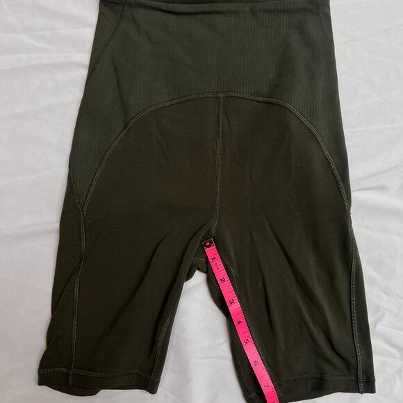 Lululemon High waisted Align shorts - Picture 1 of 2